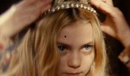 她妈妈的公主在线观看,妈妈视角下的梦幻成长之旅