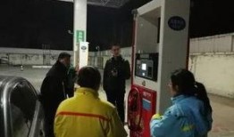 潍坊加油站爆料事件视频,真相与争议交织的油品安全疑云